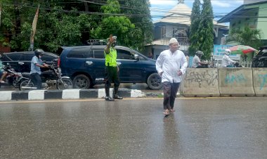 Personel-Polresta-Kupang-Kota-Amankan-Ibadah-Sholat-Jumat-di-Masjid-Masjid-Kota-Kupang. 