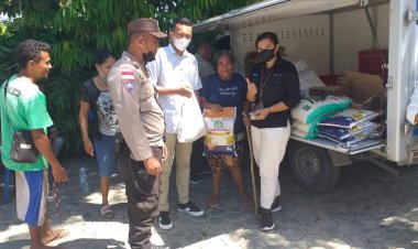 Beri-Rasa-Aman,-Bhabinkamtibmas-Laksanakan-Pemantauan-Pasar-Murah