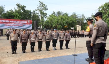 Kapolresta-Kupang-Kota-Pimpin-Upacara-Kenaikan-Pangkat-68-Personil-Polresta-Kupang-Kota