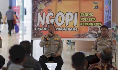 Jumat-Curhat,-Kapolresta-Kupang-Kota-Lakukan-Temu-Warga-di-Lippo-Plaza-Kupang.