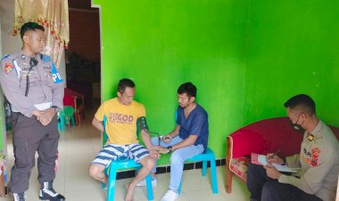 Kasidokkes-Polresta-Kupang-Kota-Lakukan-Home-Visite-Kepada-Anggota-Yang-Sakit