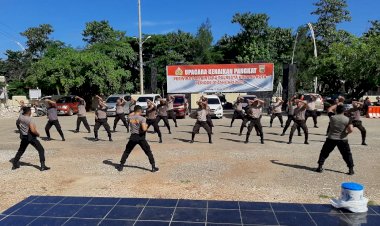 Kasat-Samapta-Pimpin-Latihan-Bela-Diri-Polri