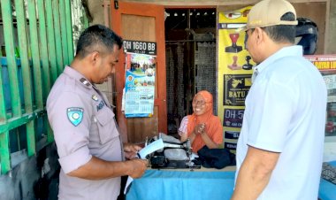 Sambangi-Tempat-Usaha-Warga,-Bhabinkamtibmas-Polsek-Alak-Berikan-Pesan-Kamtibmas