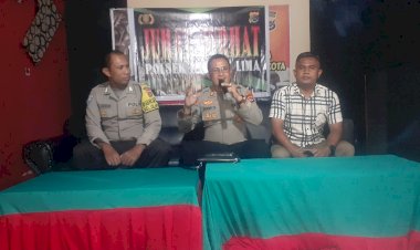 Kapolsek-Kelapa-Lima-dengar-Curhat-Warga-Lasiana