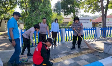 Dukung-UMKM-Dengan-Rencana-Pembukaan-Kawasan-Street-Food,-Personel-Polresta-Kerja-Bakti-Bersama-KBPP-Polri-Kota-Kupang