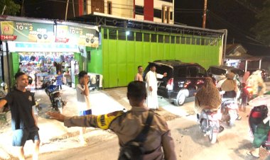 Berikan-Rasa-Aman-Saat-Pelaksan-Sholat-Tarawih,-Personel-Polsek-Kelapa-Lima-Laksanakan-Pengamanan-di-Sejumlah-Masjid