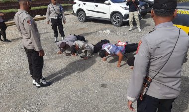 Tampilkan-Sosok-Polri-Yang-Disiplin-dan-Humanis,-Seksi-Propam-Polresta-Kupang-Kota-Periksa-Penampilan-dan-Kelengkapan-Personel.