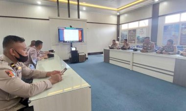 Meningkatkan-Keimanan-Personel-Polresta-Kupang-Kota-Melaksanakan-Giat-Pembinaan-Rohani-dan-Mental-Agama-Islam-Polri-Secara-Virtual-Dengan-Zoom-Meeting