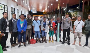 Polsubsektor-Pelabuhan-Laut-Tenau-Gagalkan-Keberangkatan-PMI-Ilegal,-Amankan-16-Orang.