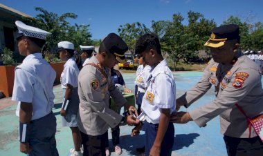 Kapolresta-Kupang-Kota-Datangi-Sekolah,-Kembali-Kukuhkan-Anggota-PKS.