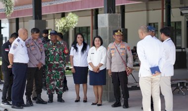 Kapolresta-Kupang-Kota-Merespon-Tanggapan-Warga-Pada-Jumat-Curhat,-Lakukan-Rapat-Bersama-Instansi-Terkait-di-Kawasan-Pelabuhan-Tenau.