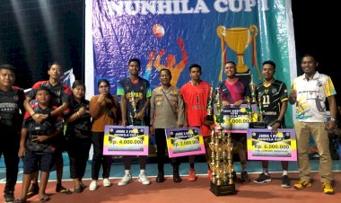 Turnamen-Bola-Volly-Nunhila-Cup-1-Berjalan-Aman,-Kapolresta-Kupang-Kota-Apresiasi-Panitia,-Pemain-dan-Penonton.