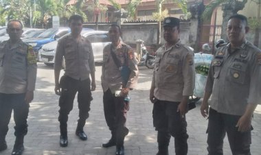 Polsek-Kelapa-Lima-Berikan-Pengamanan-di-Pura-Luhur-Oebanantha-Kota-Kupang.