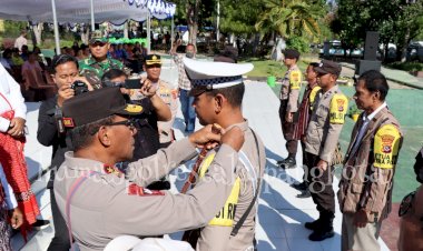 Perdana,-Kapolda-NTT-Lantik-Polisi-RW-Polresta-Kupang-Kota,-Pemkot-dan-Masyarakat-Berikan-Apresiasi