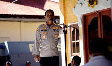 Perkuat-Peran-Bhabinkamtibmas-di-Kota-Kupang,-Kapolresta-Beri-Arahan-Kepada-Seluruh-Polisi-RW.