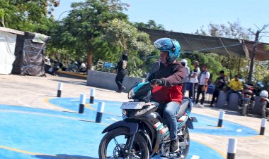 Menjelang-Hari-Bhayangkara,-Satlantas-Polresta-Kupang-Kota-Mengadakan-Lomba-Safety-Riding.