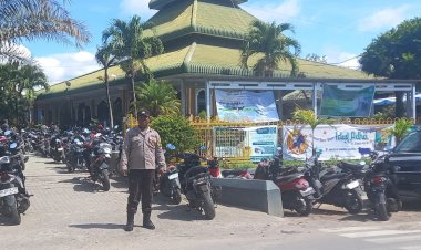 Pengamanan-Sholat-Jumat,-Salah-Satu-Wujud-Polri-Hadir-di-Masyarakat