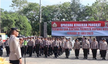 Beri-Arahan-Saat-Apel-Pagi,-Kapolresta-Kupang-Kota-Minta-Personel-Selalu-Hadir-Memberikan-Pelayanan-Kepada-Masyarakat