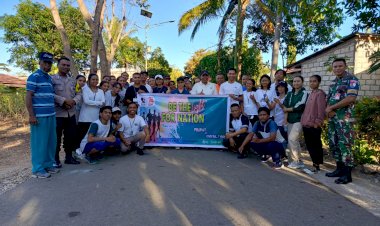 Jelang-HUT-Kemerdekaan-RI,-Personel-Polresta-Kupang-Kota-Ikut-Jalan-dan-Senam-Sehat-Bersama-Warga-Liliba