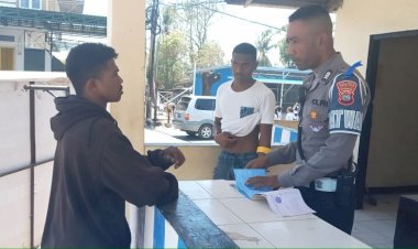 Pelanggaran-Kasat-Mata-di-Jalan-Raya,-Satlantas-Polresta-Kupang-Kota-Berikan-Tindakan-Langsung