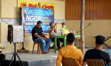 Ngobrol-Bareng-Warga-di-Pantai-Warna,-Kapolresta-Kombes-Krisna-Janji-Berantas-Segala-Bentuk-Kejahatan-di-Kota-Kupang
