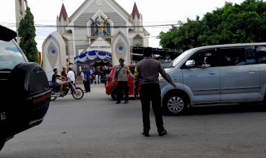 Jamin-Keamanan,-Polsek-Kelapa-Lima-Amankan-Jalannya-Pentahbisan-dan-Peresmian-Gedung-Gereja-Santo-Andreas-Lasiana