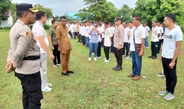 Gelar-Apel-Kesiapan,-Kapolsek-Alak-Bekali-Linmas-Saat-Tugas-Pengamanan-di-TPS