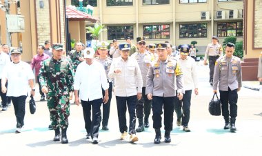 Pastikan-Keamanan-Arus-Balik-Lebaran,-Kapolri-Patroli-Udara-Jalur-Tol