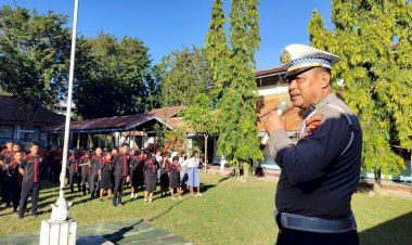 Sambangi-SMK-Negeri-4,-Satlantas-Polresta-Kupang-Kota-Sosialisasi-Tertib-Berlalu-Lintas