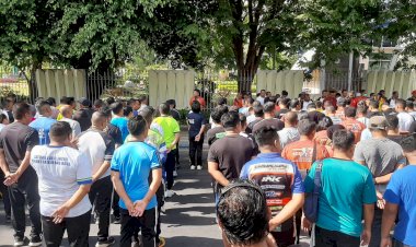 Rutin-Berolahraga,-Personel-Polresta-Kupang-Kota-Jaga-Stamina-Tetap-Prima