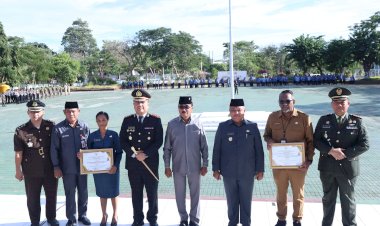 Kapolresta-Kupang-Kota-Hadiri-Upacara-Hari-Lahirnya-Pancasila,-Penjabat-Walikota-Ajak-Masyarakat-Untuk-Jaga-Kerukunan-dan-Amalkan-Nilai-Pancasila.