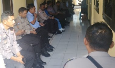 Tingkatkan-Kualitas-Iman-dan-Taqwa,-Personel-Polsek-Koja-Ikut-Pembinaan-Rohani