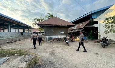 Jaga-Stabilitas-Keamanan,-Patroli-Samapta-dan-Satlantas-Polresta-Kupang-Kota-Datangi-Tempat-Rawan-Kamtibmas