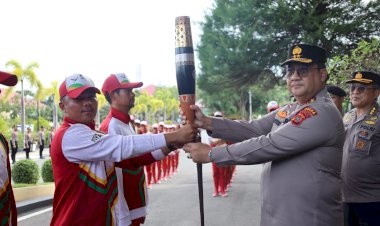 298-Atlet-dan-Official-Polri-Memeriahkan-PON-XXI,-Ketua-Harian-Komite-Olahraga-Polri-:-Cetak-SDM-Polri-Unggul-melalui-Olahraga