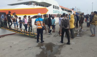 Polsubsektor-Tenau-Amankan-Debarkasi-dan-Embarkasi-Penumpang-Kapal-Laut-di-Pelabuhan