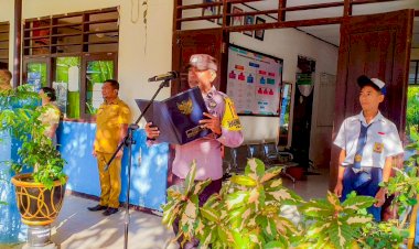 Jadi-Pembina-Upacara-Bendera,-Bhabinkamtibmas-NBD-Ajak-Pelajar-untuk-menjadi-Duta-Kamtibmas
