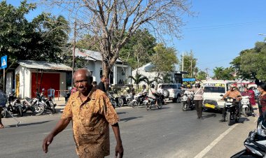 Wujudkan-Kamsel-Saat-Ibadah,-Satlantas-Polresta-Kupang-Kota-Laksanakan-Pengamanan-Gereja