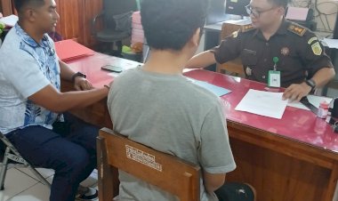 Berkas-Lengkap,-Reskrim-Polsek-Koja-Limpahkan-Tersangka-Penggelapan-Uang-Perusahaan-ke-Kejari-Kota-Kupang