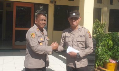 Kapolsek-Kota-Raja-beri-Santunan-Duka-kepada-Anggotanya