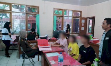 Curi-Uang-Ratusan-Juta-dan-Batangan-Emas,-Para-Tersangka-Dilimpahkan-Reskrim-Polsek-Alak-ke-Kejaksaan