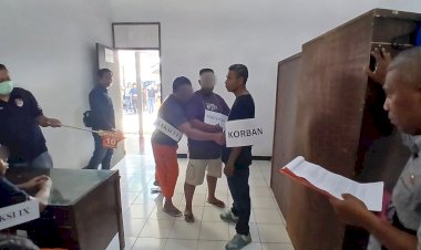 16-Adegan-Diperagakan-Tersangka,-Polsek-Alak-Gelar-Rekonstruksi-Kekerasan-Berujung-Kematian-yang-Terjadi-di-Pelabuhan-Tenau.