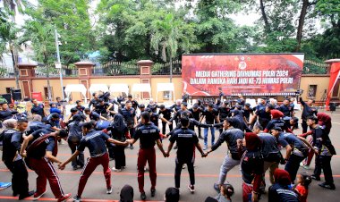 Sambut-Hari-Jadi-ke-73-Humas-Polri-dengan-Media-Gathering,-Irjen-Sandi:-Jurnalis-Mitra-Strategis-dalam-Harkamtibmas