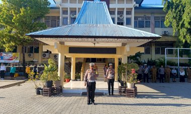 Sosialisasi-Tertib-Berlalulintas-di-Sekolah,-Polresta-Kupang-Kota-Ajak-Siswa-Tingkatkan-Kesadaran-dan-Kepatuhan