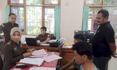 Berkas-Perkara-Residivis-Curi-HP-di-Oesapa-Lengkap,-Penyidik-Limpahkan-Tersangka-ke-Kejaksaan