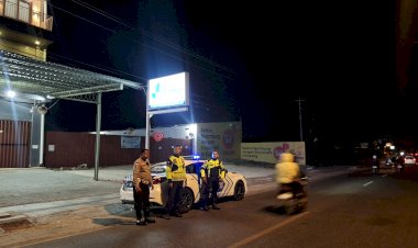 Satlantas-Gelar-Patroli,-Kapolresta-Kupang-Kota-Imbau-Masyarakat-Tertib-Berlalu-Lintas
