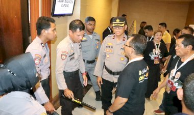 Polresta-Kupang-Kota-Amankan-Debat-Publik-Kedua-Paslon-Pilkada-Kota-Kupang