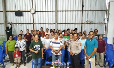 Polsek-Alak-Gelar-Sosialisasi-Keselamatan-Berlalu-Lintas-di-Gereja-Shekinah-Glory-Namosain