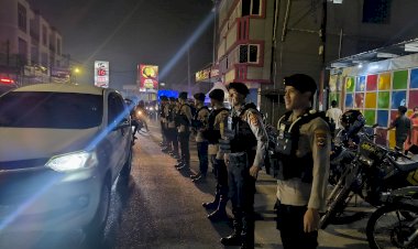 Terjunkan-Ratusan-Personel-Polri,-Malam-Pergantian-Tahun-di-Kota-Kupang-Kondusif.