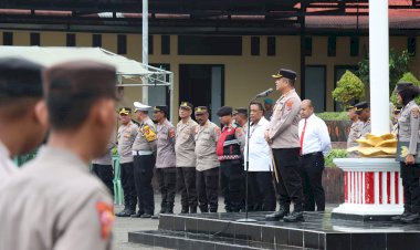 Kapolresta-Kupang-Kota-Pimpin-Apel-Pagi-dan-Berikan-Arahan-Kepada-Anggota