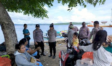 Intensifkan-Patroli-Selama-Libur-Nasional,-Polresta-Kupang-Kota-Datangi-Pelabuhan-Tenau.